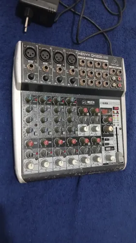 VENDO MESA BEHRINGER 1202 USB