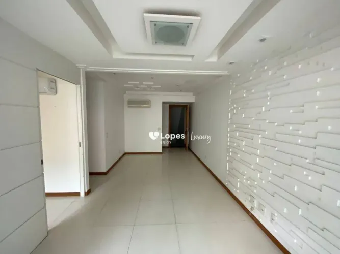 Vendo apartamento 3 quartos sendo uma suíte, 2 vagas na garagem, infra com piscina, salão
