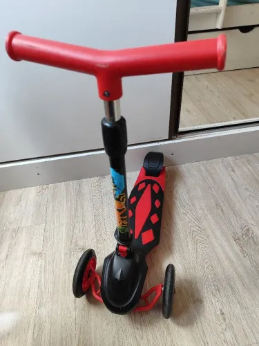 Patinete infantil 3 rodas.