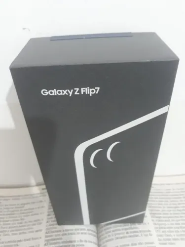 Galaxy Z Flip 7 Azul Na Caixa Original mais Acessorios Brinde um fone sem fio