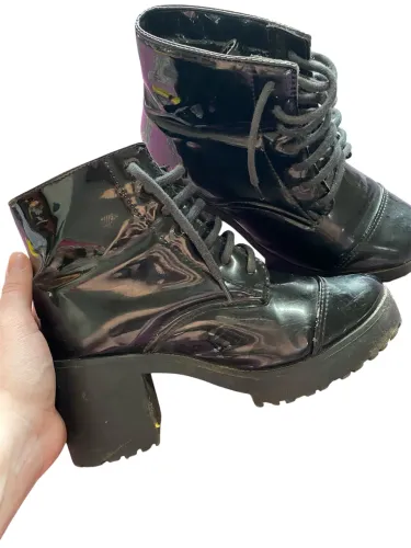 Bota coturno semi nova