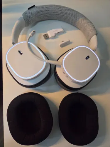 Headset gamer sem fio Baseus GH02 branco, 2.4G + Bluetooth, com espumas extras