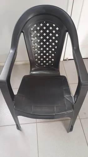 Poltrona / cadeira plastico com braço (pgto só pix ou dinheiro)