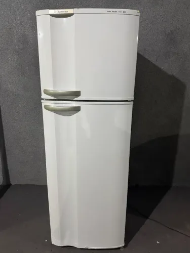 Geladeira Electrolux 360 litros 