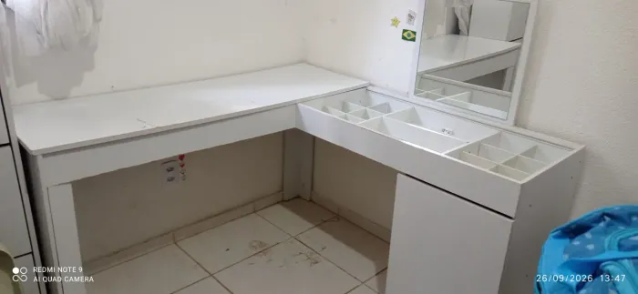 Escrivaninha e penteadeira