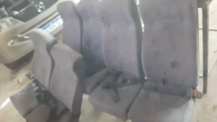 Vendo bancos micro-ônibus 