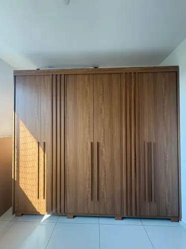 Vende-se guarda roupa