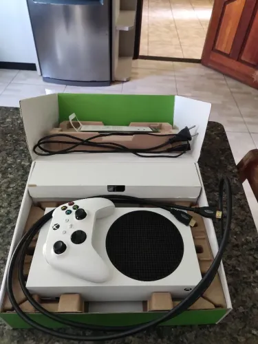 Xbox series s troco ou vendo