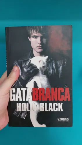 Gata Branca - Holly Black
