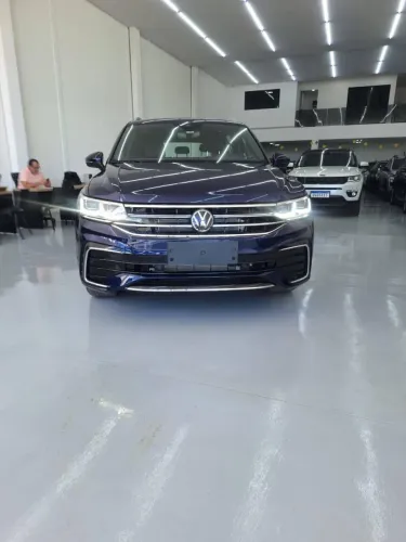 Volkswagen Tiguan Allspac R-line 300 TSI 2.0 2025