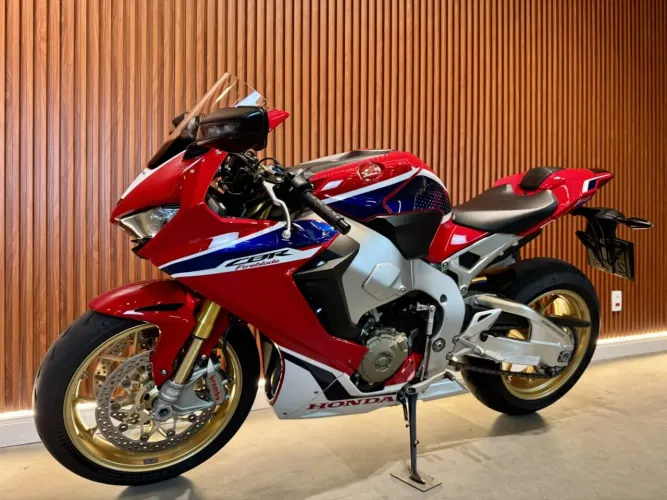 HONDA CBR 1000 RR Fireblade