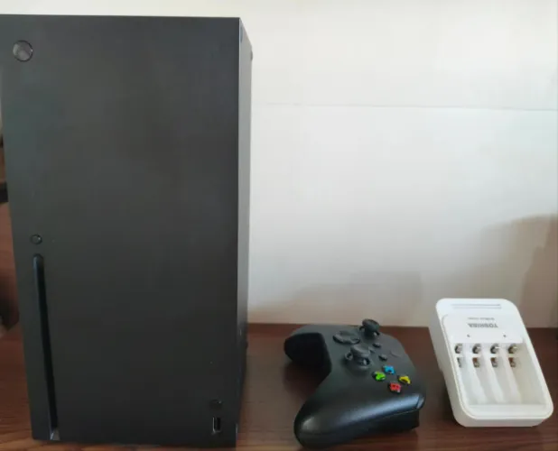 Xbox Series X + 2 controles + pilhas, aceito trocas