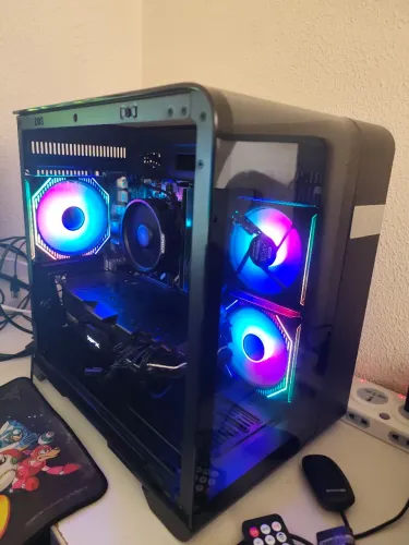 PC ryzen 7 8700F, 32gb Ddr5, rx 5700Xt, Ssd 240gb e hd de 1tb 