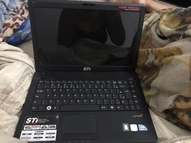 VENDE SE NOTEBOOK SEMP TOSHIBA 