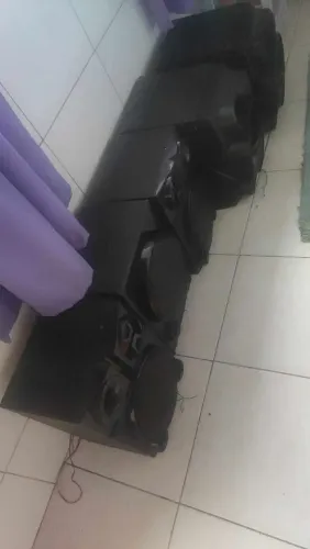 Caixas de som grandes fortes subes emborrachados