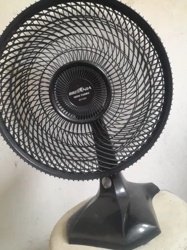 Vendo ventilador Britânia 150w Turbo BVT-400 com apenas 3 meses de uso preço negociável 