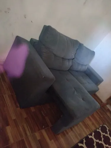Vendo Sofar retrátil, Único defeito e so na Almofada fora isso esta perfeito estado