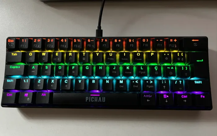 Teclado gamer pichau 60%