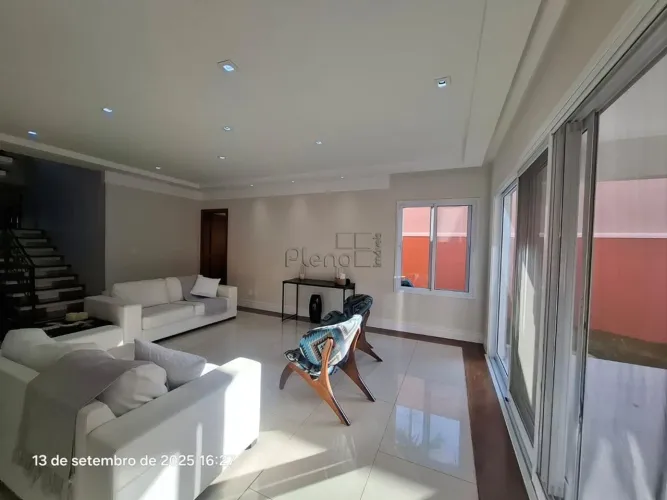 Sobrado à venda em Campinas, Parque Rural Fazenda Santa Cândida, com 4 suítes, com 382 m²