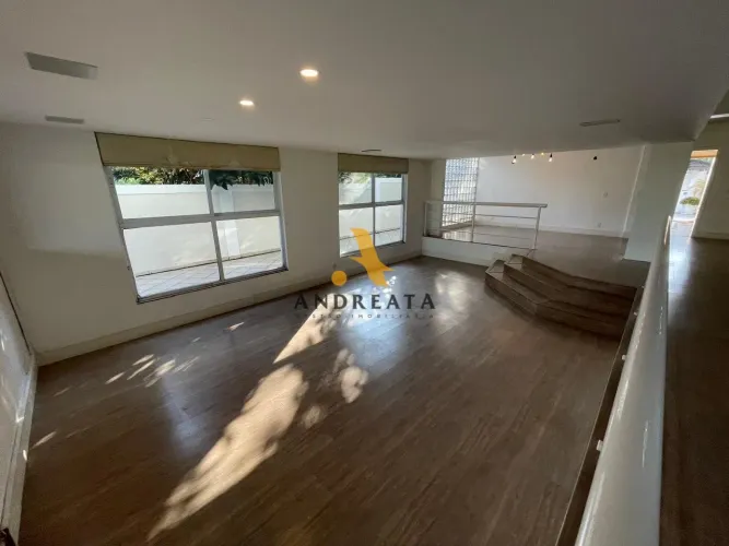 Aluguel de Casa em Condomínio com 6 quarto(s), 5 suíte(s), 754 m², por R$ 29 mil, no condo