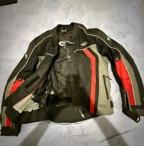 Vendo roupa de moto
