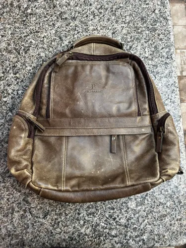 Mochila de Couro Legítimo 