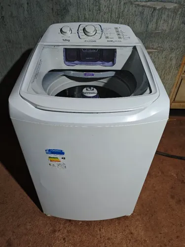 Máquina de lavar roupa Eletrolux 12KG