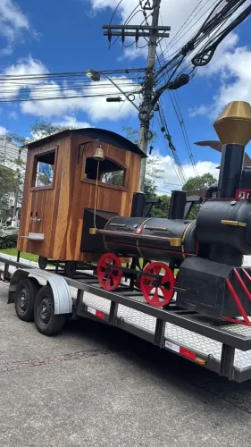 Carretinha Pit Smoker modelo trenzinho + chopeira 