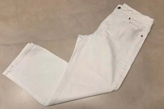 Calça capri cor branca tamanho 42 H&M