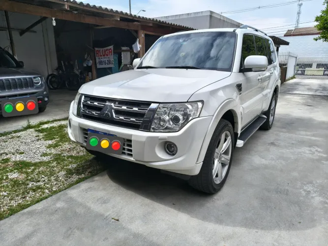 Mitsubishi Pajero HPE Full 3.2 4X4 T.i.dies. 5P AUT 2014