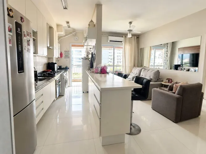 Apartamento 2 Dormitórios, Suíte, Sacada com Vista Livre e Lazer Completo Próximo à Av. Af