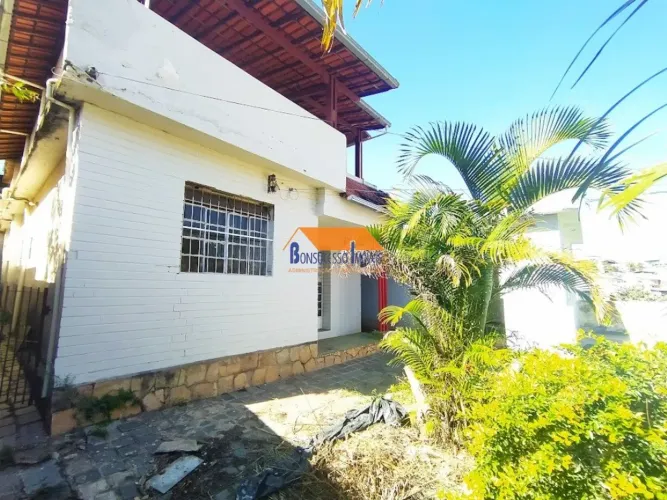 Casa de 4 quartos no bairro Ermelinda