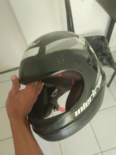 Capacete
