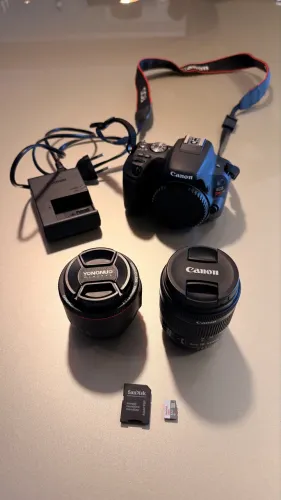 Canon SL2 + 50 mm f1.8 + 18 55 mm