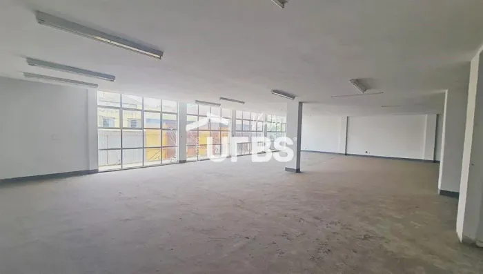 Prédio Comercial Av. Araguaia