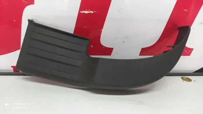 Pisante Parachoque Traseiro Hilux 2016 2017 2018 Direito 