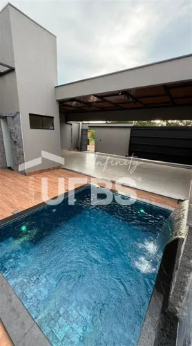 CASA ALTO PADRÃO 4Q - SOZINHA NO LOTE 1601 SUL