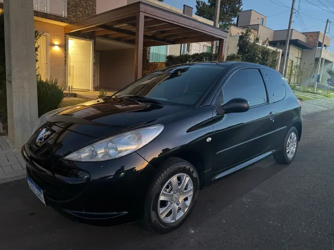 Peugeot 207 XR 1.4 Flex 8V 3P 2013