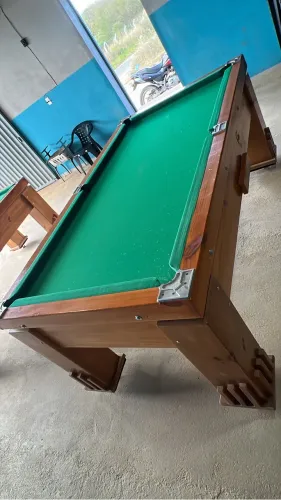 Mesa de sinuca 2.20x1.10 pouco uso!