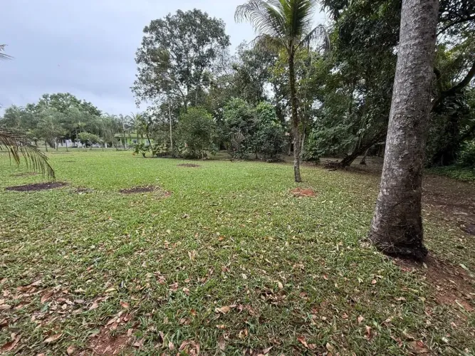 SÍTIO À VENDA ESPAÇO, CONFORTO E TRANQUILIDADE EM GUAPIMIRIM MEDINDO 10.000M2 DE ÁREA PLA