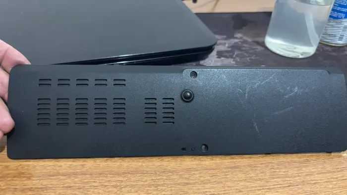 tampa notebook Acer e1 421, e1 471, e1 531, e1 571.   ( Onde fica ssd e memoria