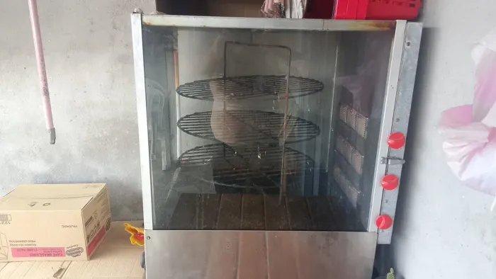 Máquina de assar carne/ frango