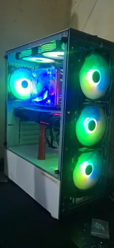 Pc Gamer i7 7700k + rx 580 8gb rogstrix