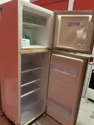 Geladeira Eletrolux com Defeito