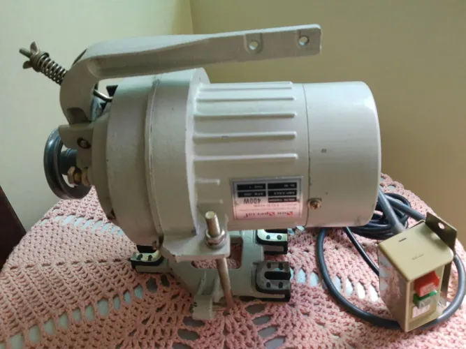 Motor de máquina de costura industrial
