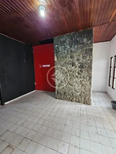 Vende-se ou aluga Prédio comercial, no Areão próximo a Av. Miguel Sutil codigo: 123765