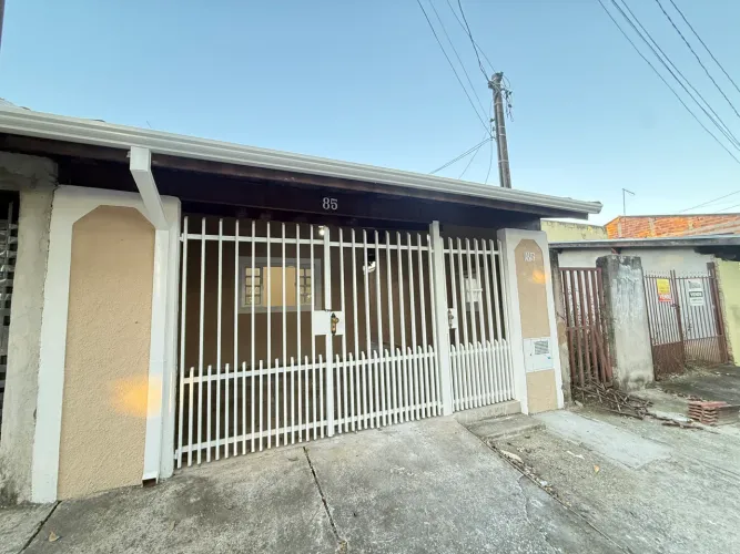 Casa para Venda com 02 quartos no Residencial Maricá - Casa reformada