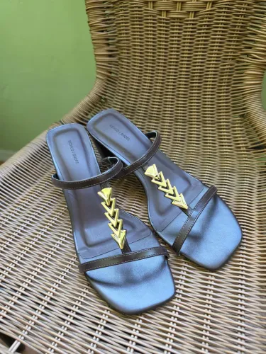 Vendo sandália Riachuelo tamanho 37