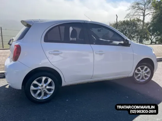 Nissan March SV 1.0 12V Flex 5P 2015
