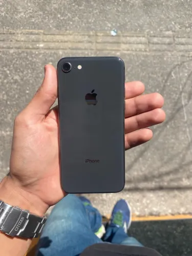 iPhone 8